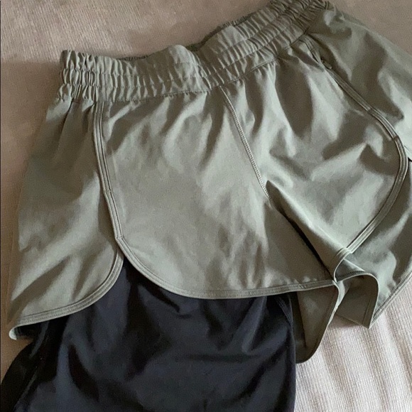 Lululemon rare seasonal shorts Green Size 4 - Picture 2 of 3